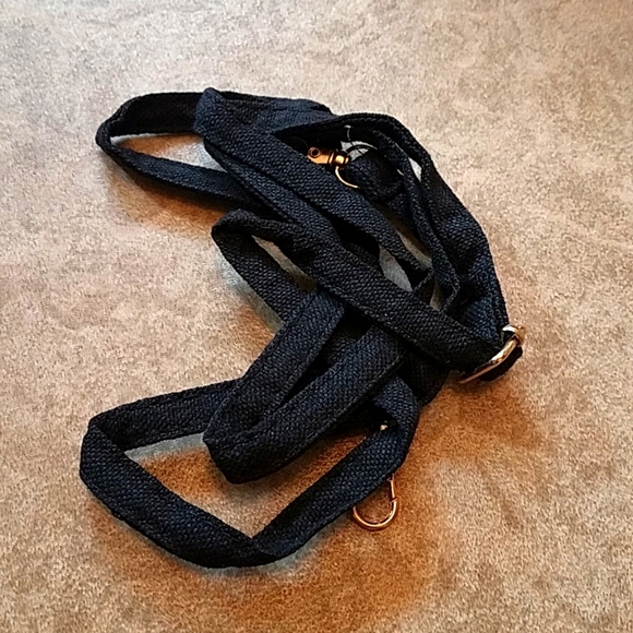 NWT. Embroidered Crossbody Bag & Earrings - Picture 5 of 7